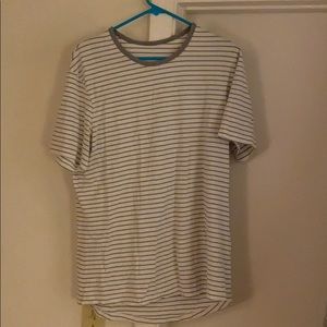 Lululemon t-shirt (Large)